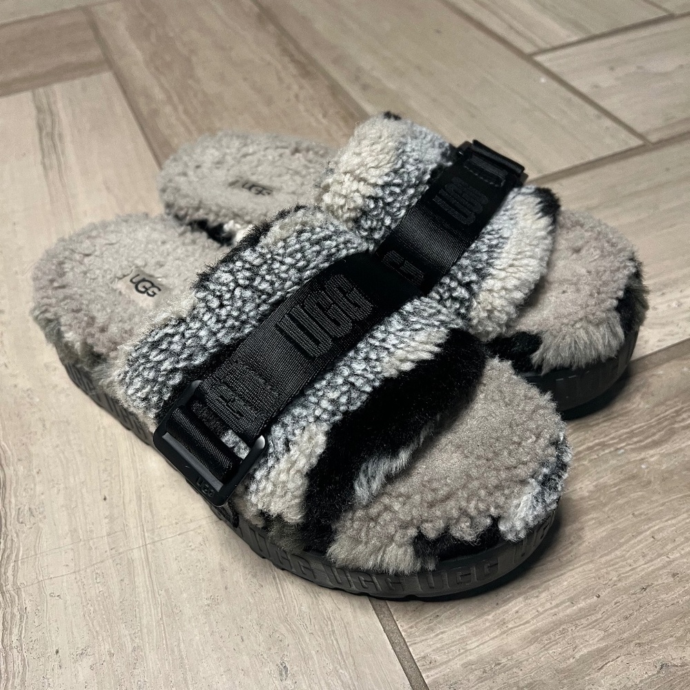 UGG Women’s Multi Colored Fluffita Fuzzy Slide Sandals